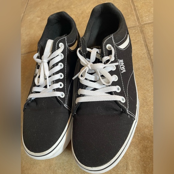 Women’s Vans Platform Sneaker - Picture 2 of 4